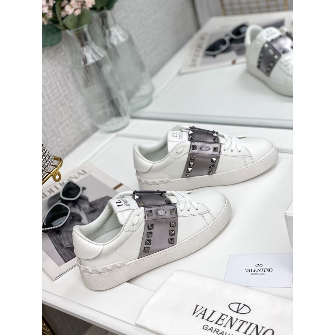 Valentino Rockstud Untitled Shoes - Click Image to Close